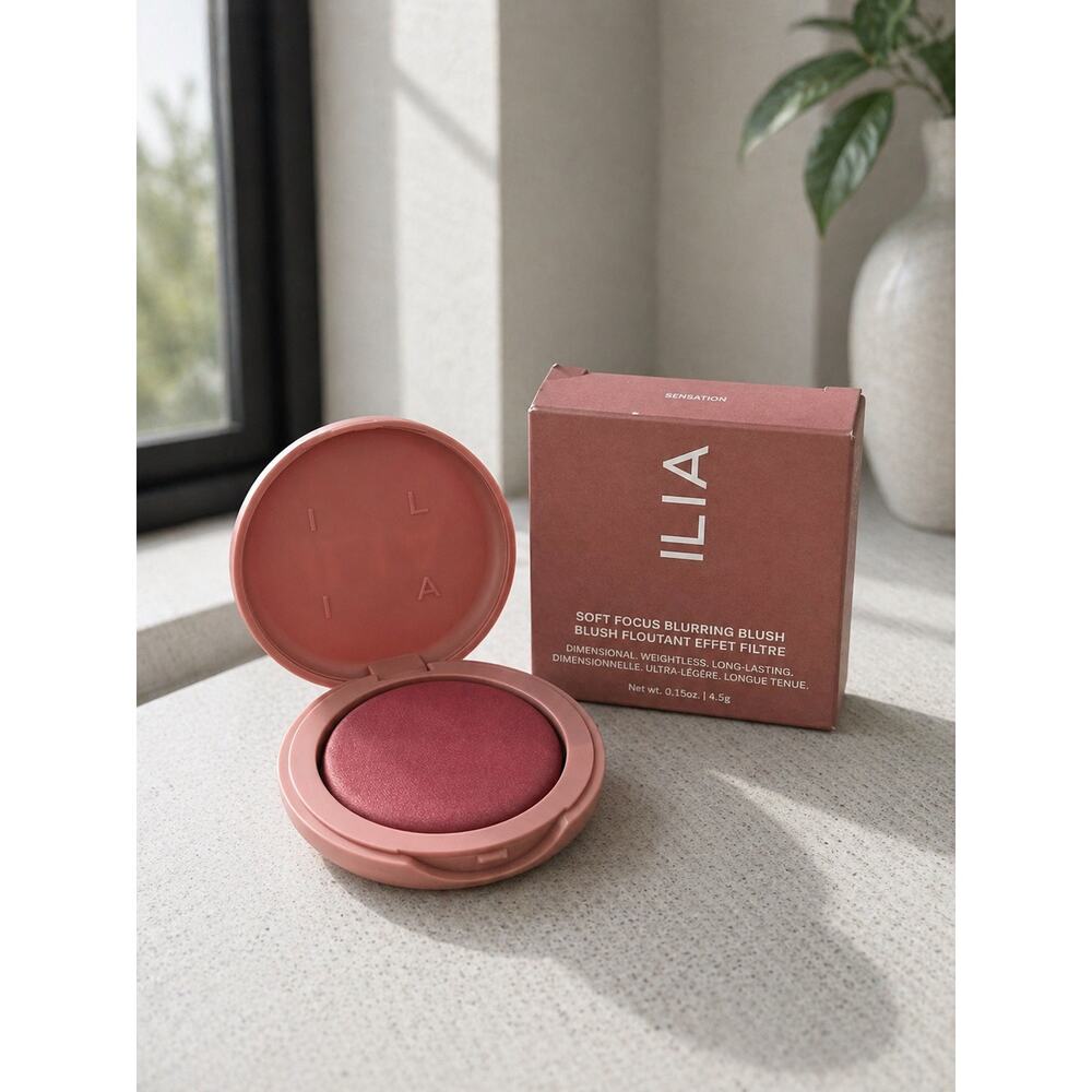 $38 New ILIA Soft Focus Blurring Blush - Sensation